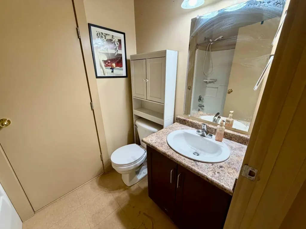 8026 Franklin Avenue Fort Mcmurray AB T9H 5K3