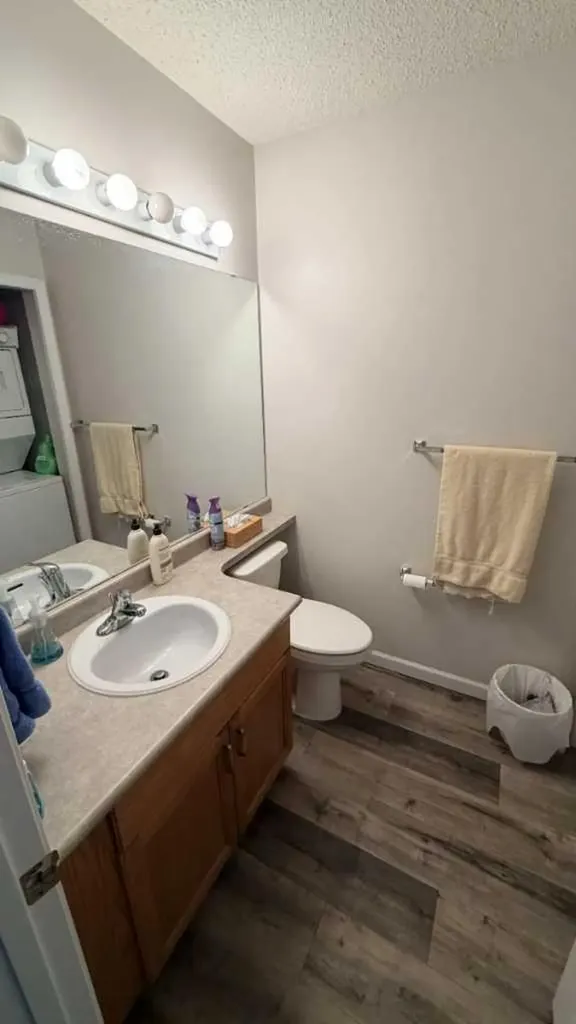 6313 39 Street Lloydminster AB T9V 2X7