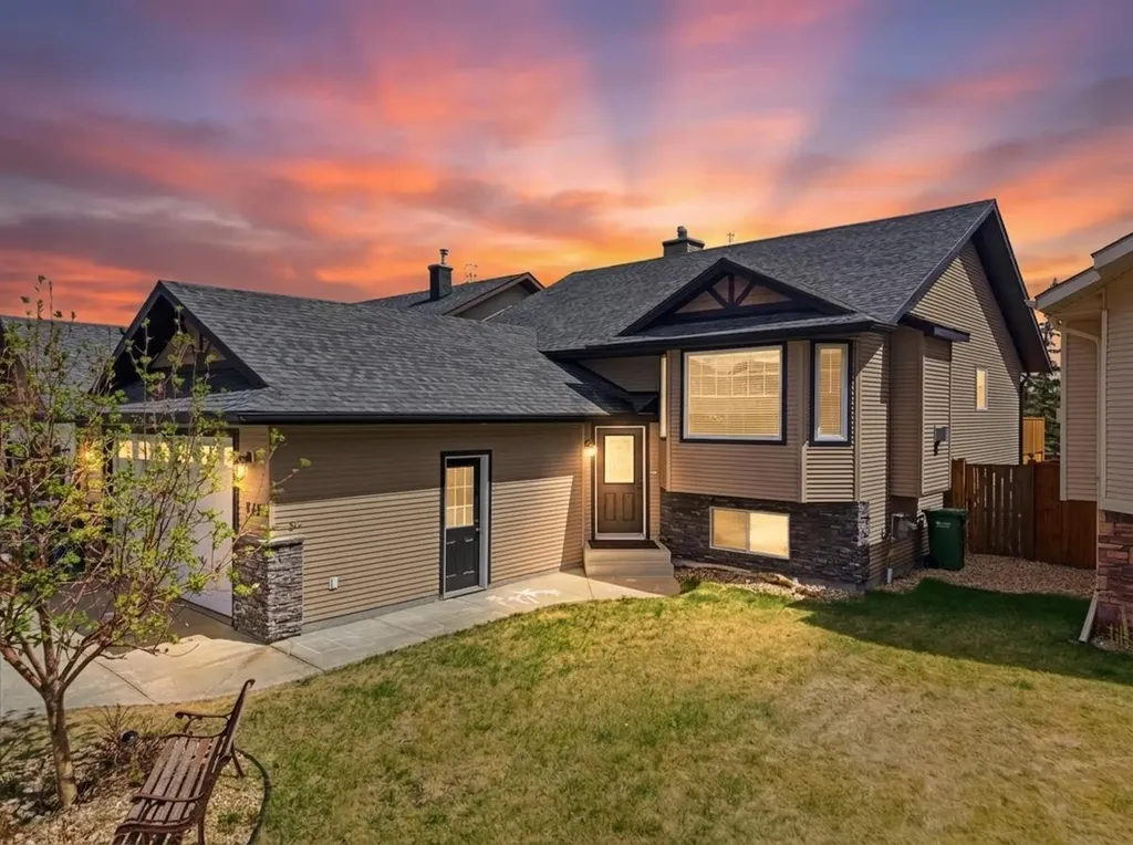 135 Issard Close Red Deer AB T4R 0C2