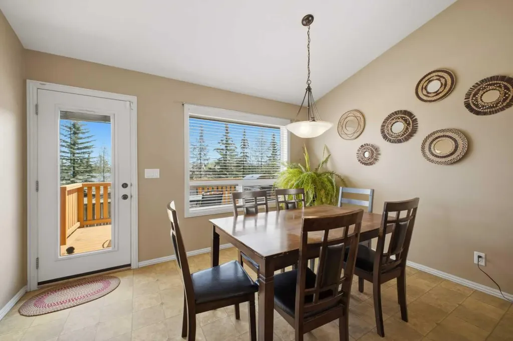 135 Issard Close Red Deer AB T4R 0C2