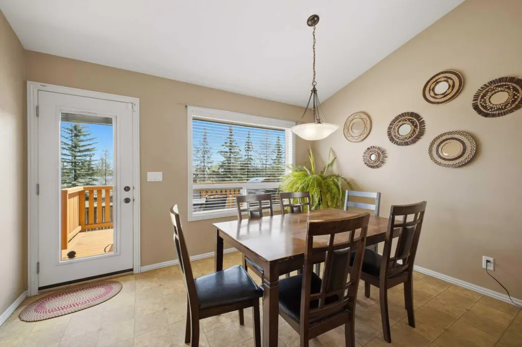 135 Issard Close Red Deer AB T4R 0C2