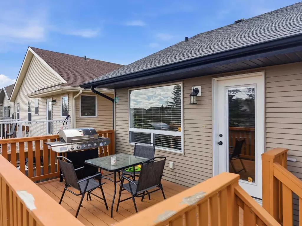 135 Issard Close Red Deer AB T4R 0C2
