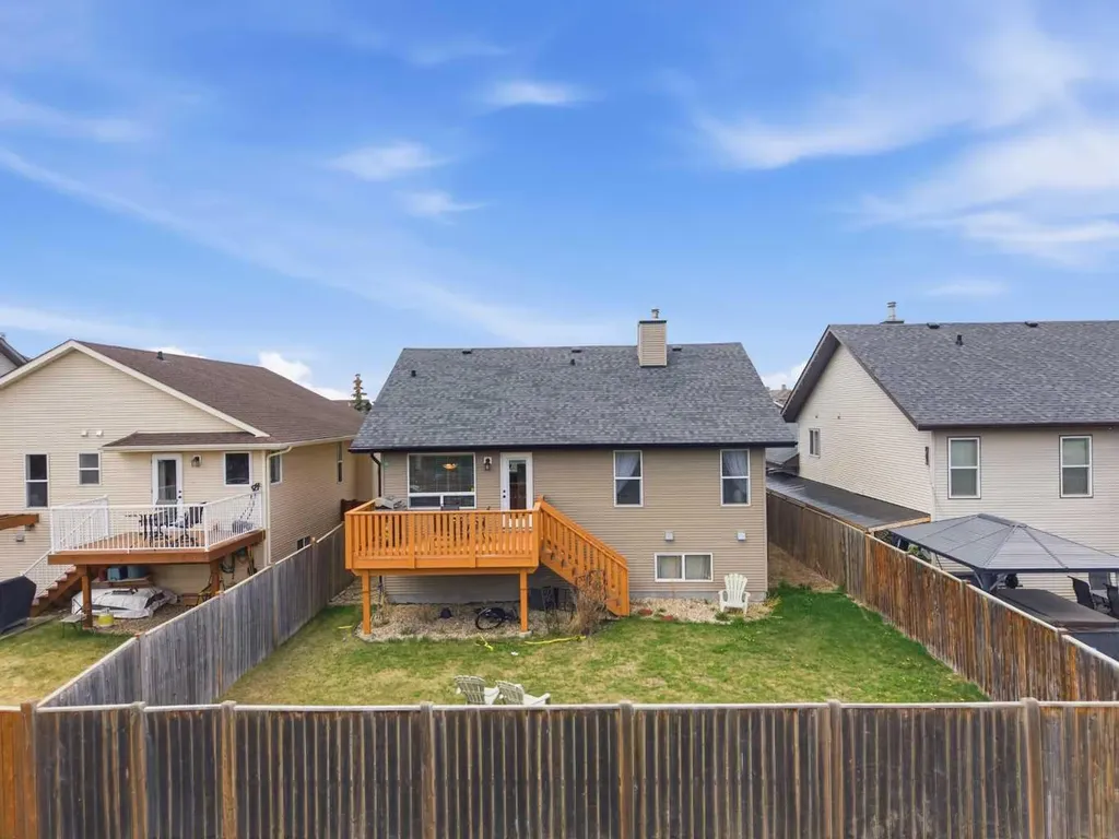 135 Issard Close Red Deer AB T4R 0C2