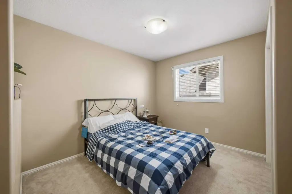 135 Issard Close Red Deer AB T4R 0C2