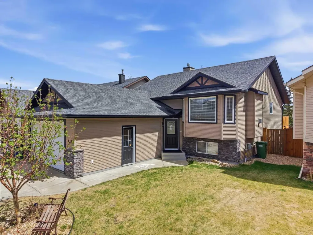 135 Issard Close Red Deer AB T4R 0C2