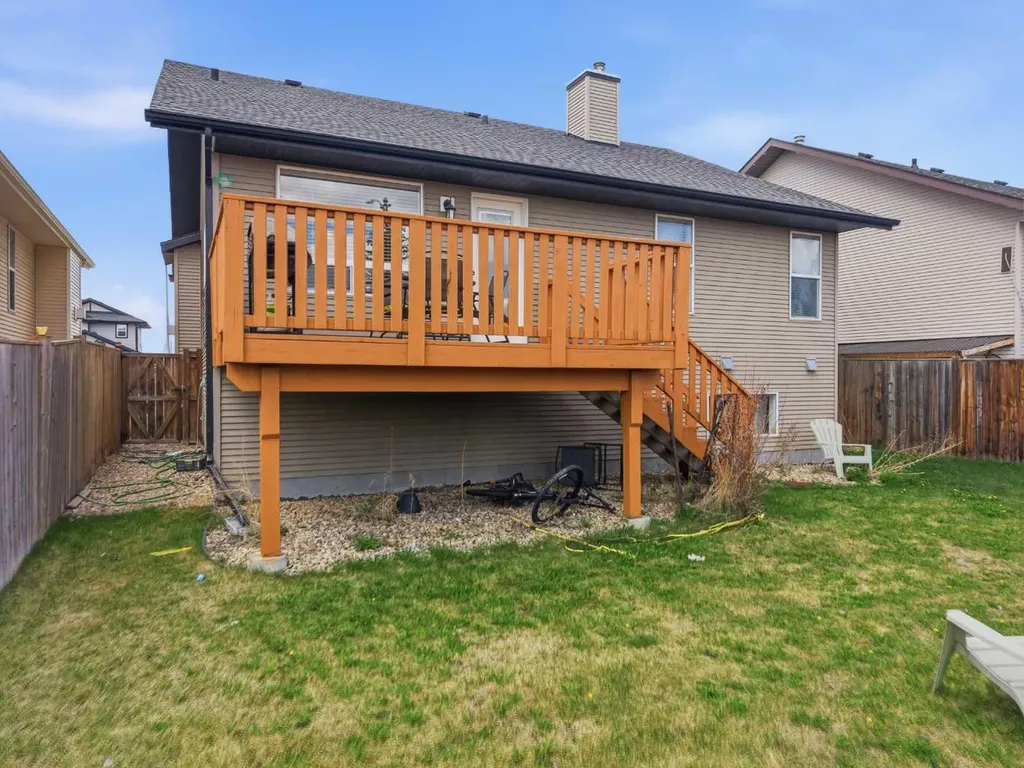 135 Issard Close Red Deer AB T4R 0C2