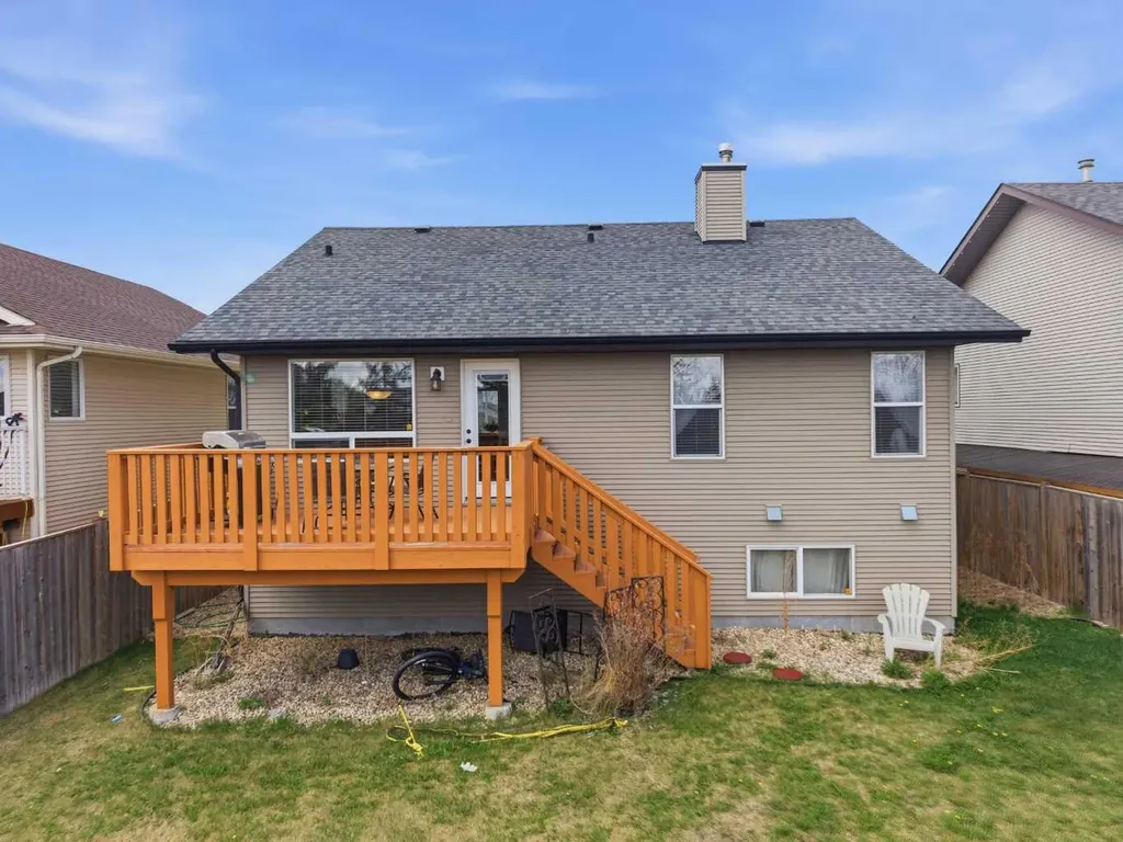 135 Issard Close Red Deer AB T4R 0C2