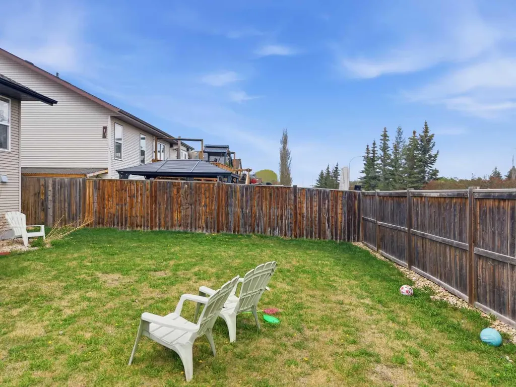 135 Issard Close Red Deer AB T4R 0C2