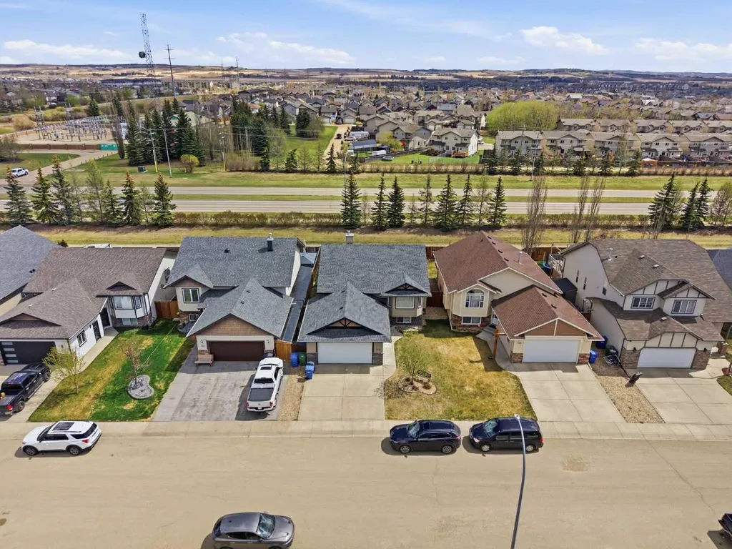135 Issard Close Red Deer AB T4R 0C2