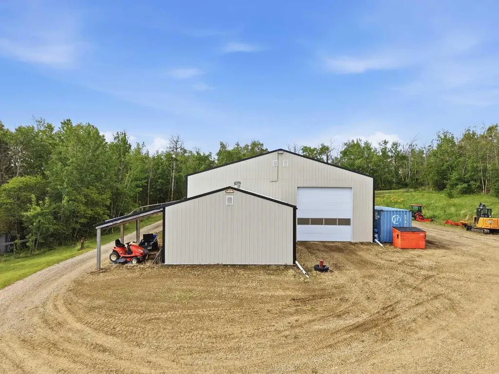 39222 Highway 20 Rural Lacombe County AB T0C 0J0