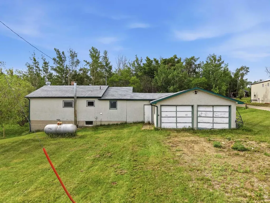 39222 Highway 20 Rural Lacombe County AB T0C 0J0
