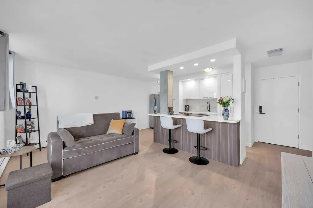 1111 15 Avenue SW Calgary AB T2R 0S8