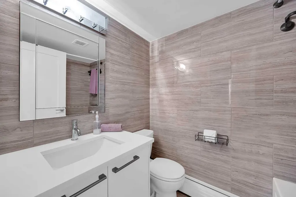 1111 15 Avenue SW Calgary AB T2R 0S8