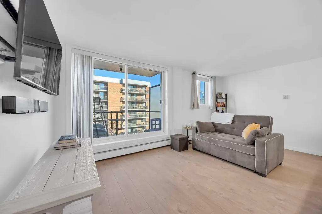 1111 15 Avenue SW Calgary AB T2R 0S8