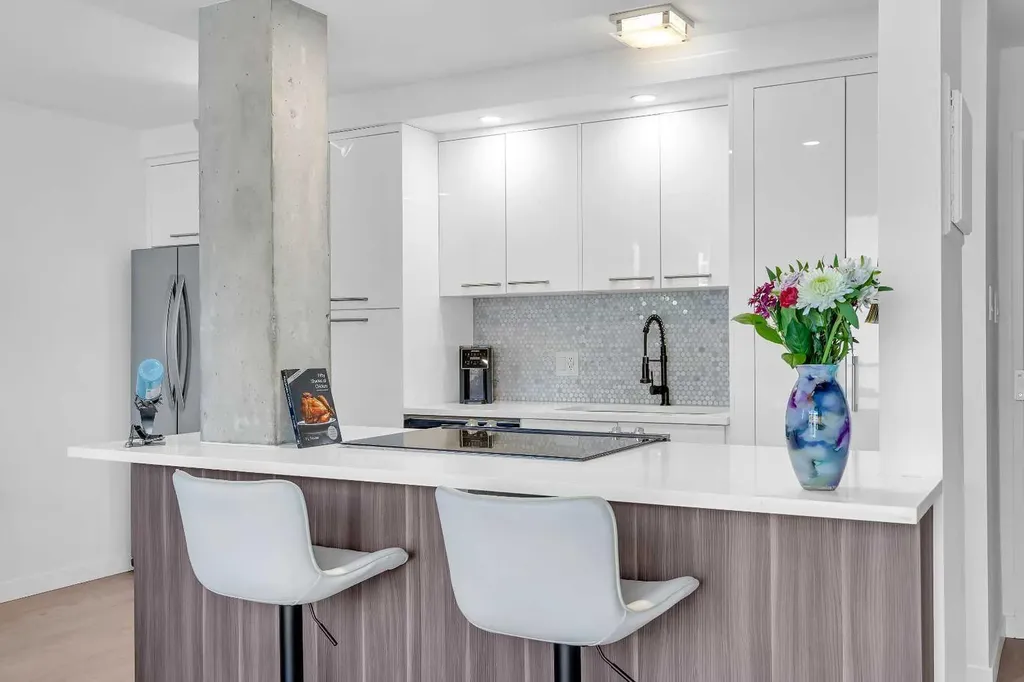 1111 15 Avenue SW Calgary AB T2R 0S8