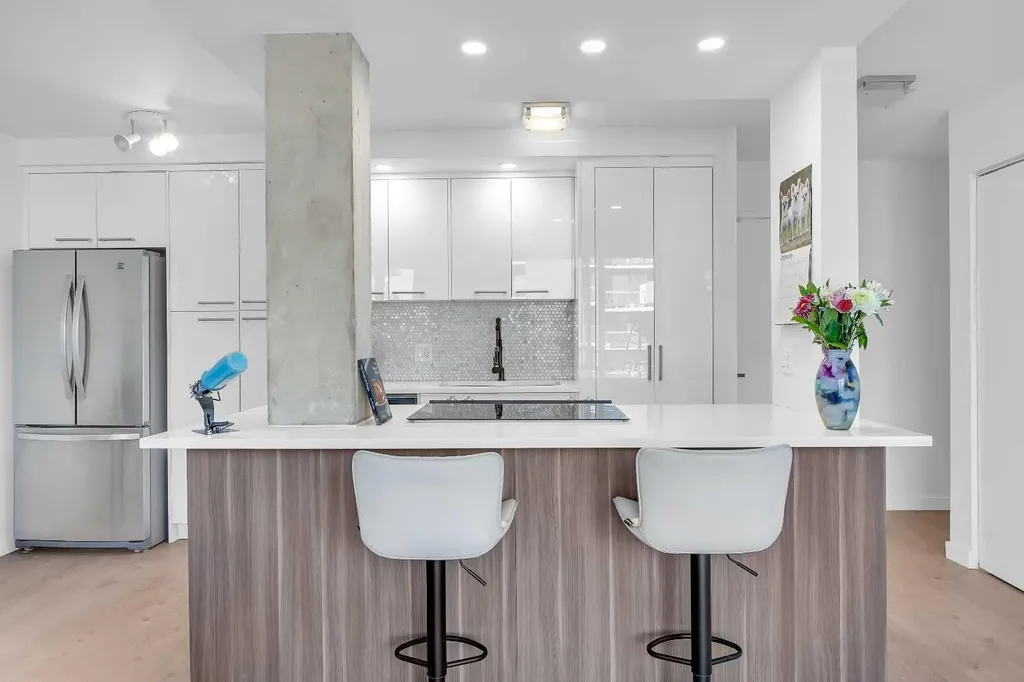 1111 15 Avenue SW Calgary AB T2R 0S8