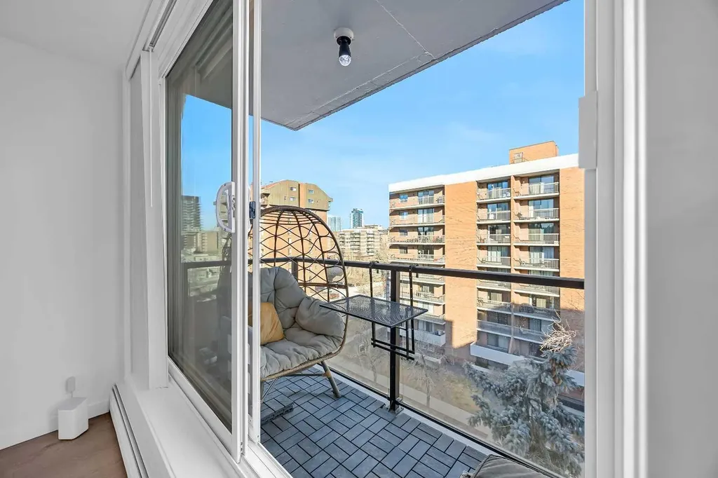 1111 15 Avenue SW Calgary AB T2R 0S8
