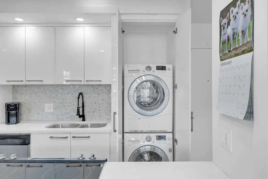 1111 15 Avenue SW Calgary AB T2R 0S8