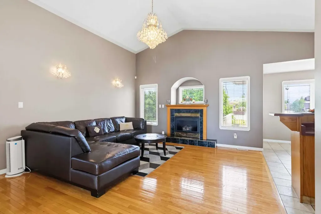 283 Berard Crescent Fort Mcmurray AB T9K1W2