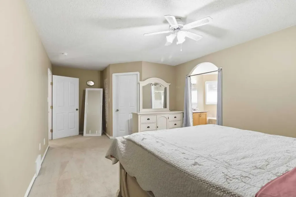 283 Berard Crescent Fort Mcmurray AB T9K1W2