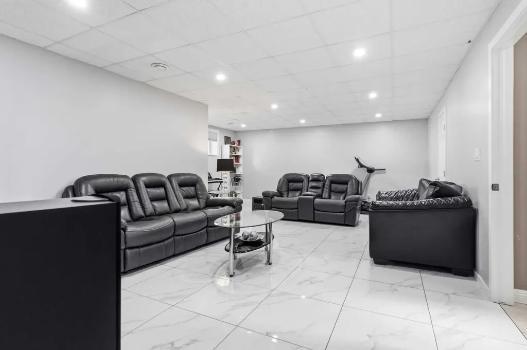 283 Berard Crescent Fort Mcmurray AB T9K1W2