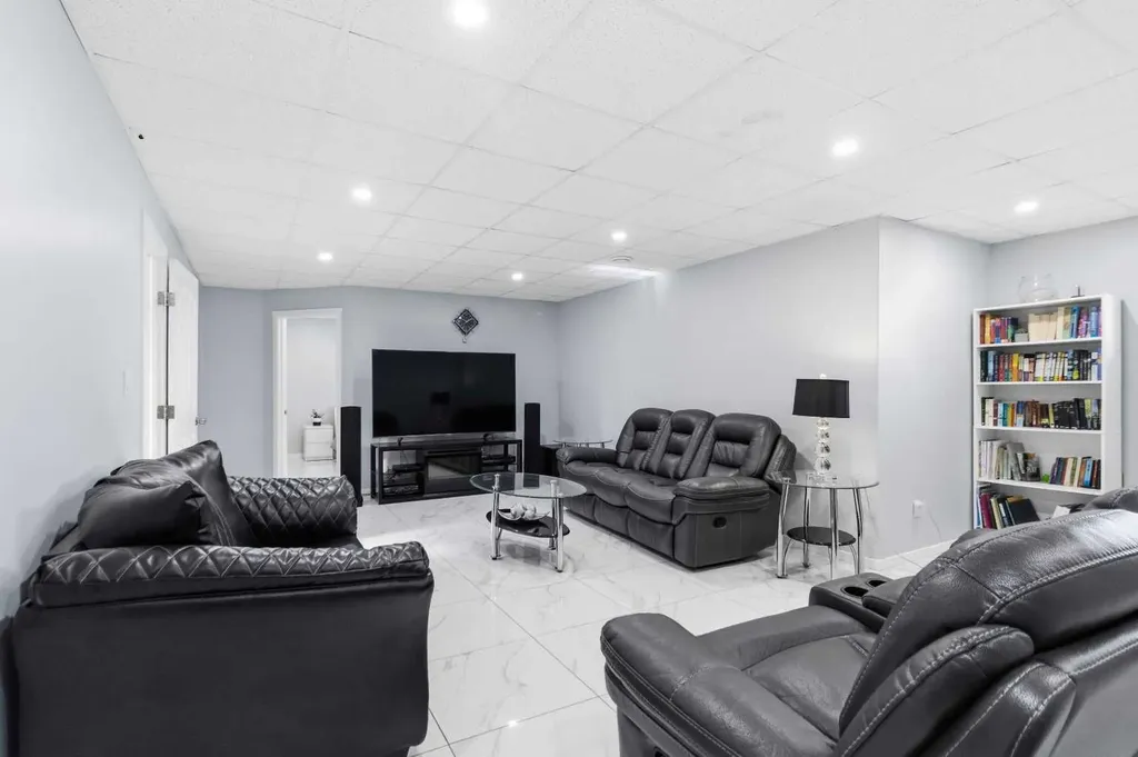 283 Berard Crescent Fort Mcmurray AB T9K1W2