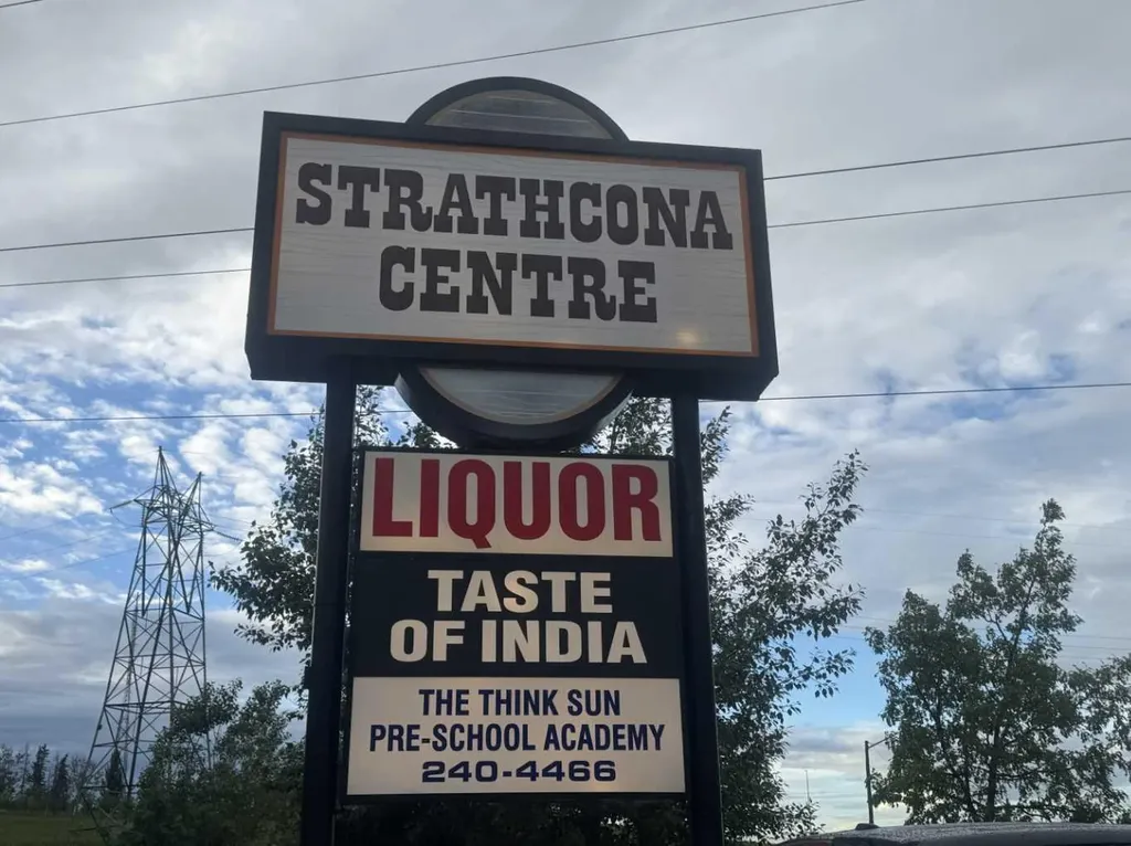 5555 Strathcona Hill Calgary AB T3H 1S1