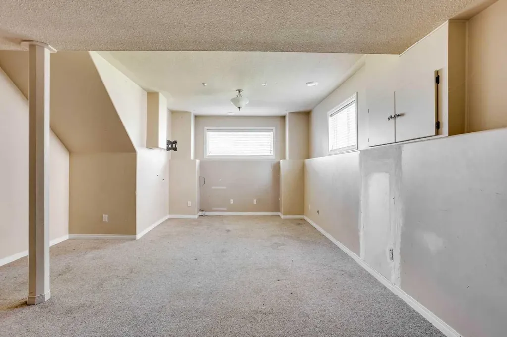 109 Lanauze Street Fort Mcmurray AB T9K 2S5