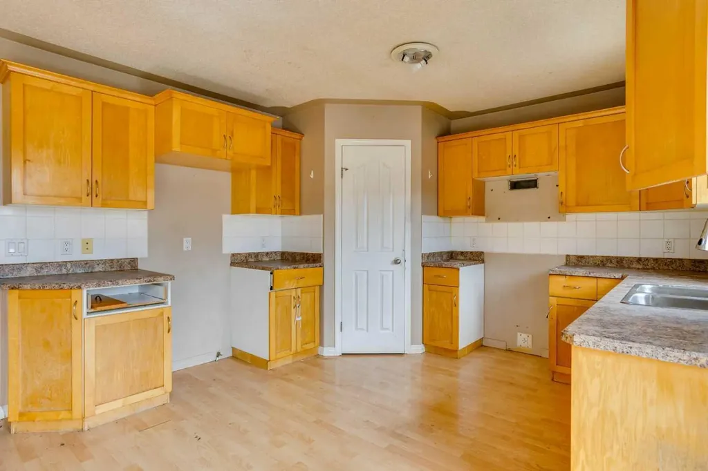 109 Lanauze Street Fort Mcmurray AB T9K 2S5