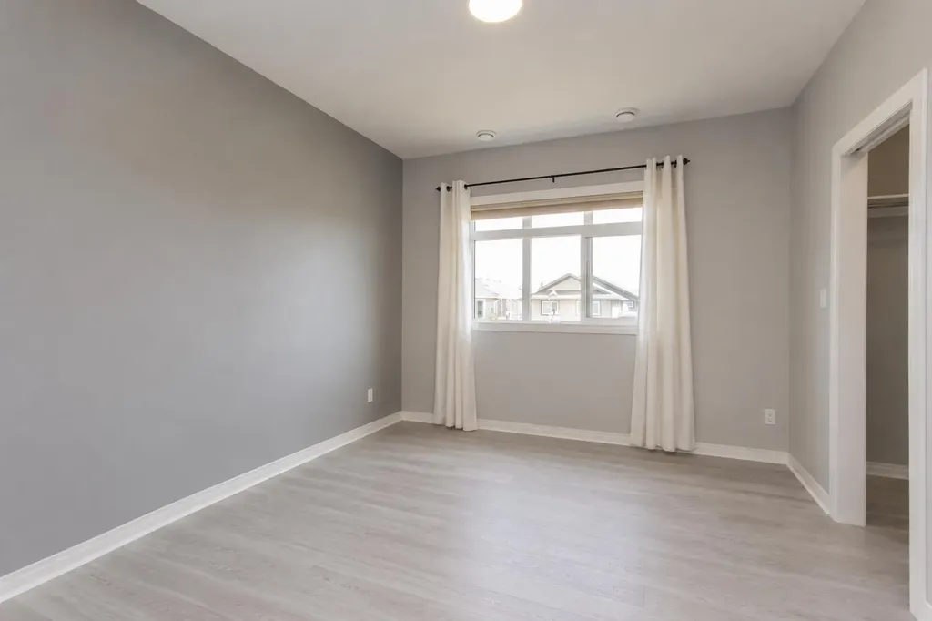 639 Oak Street Springbrook AB T4S 0E5