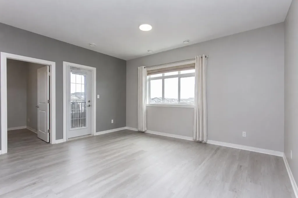 639 Oak Street Springbrook AB T4S 0E5