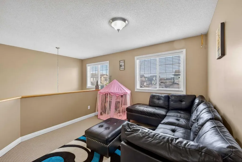 2407 Kingsland View SE Airdrie AB T4A0A5
