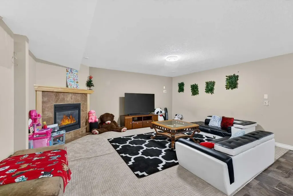 2407 Kingsland View SE Airdrie AB T4A0A5