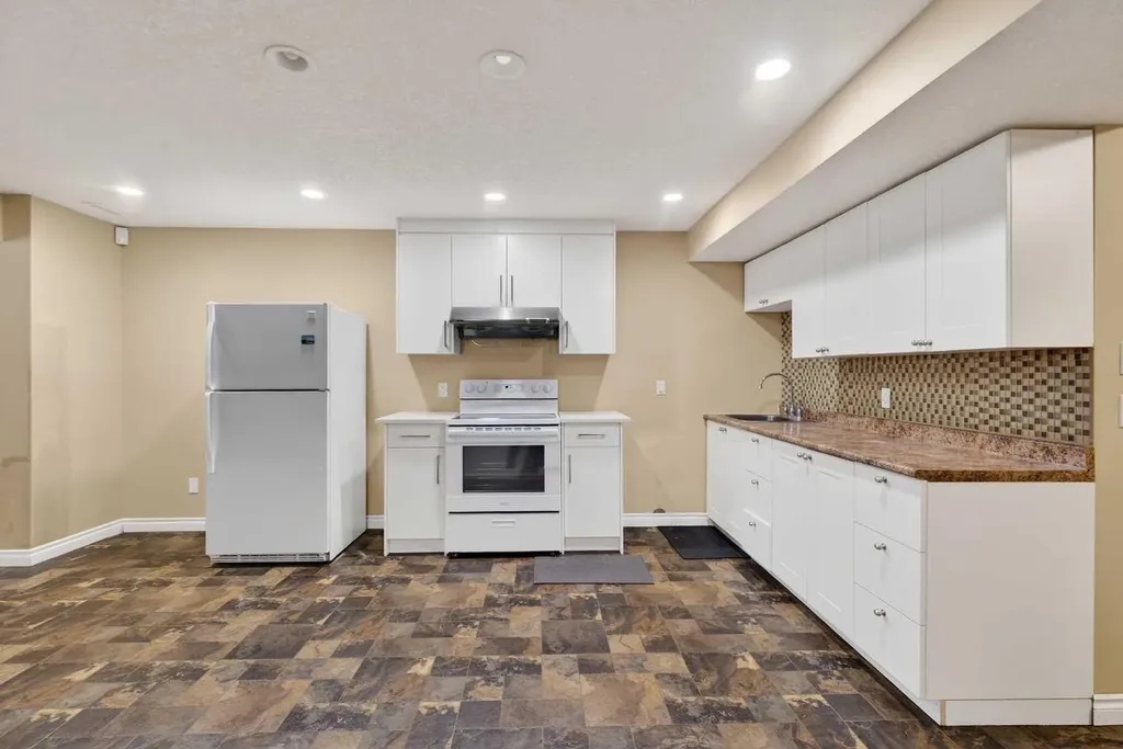 2407 Kingsland View SE Airdrie AB T4A0A5