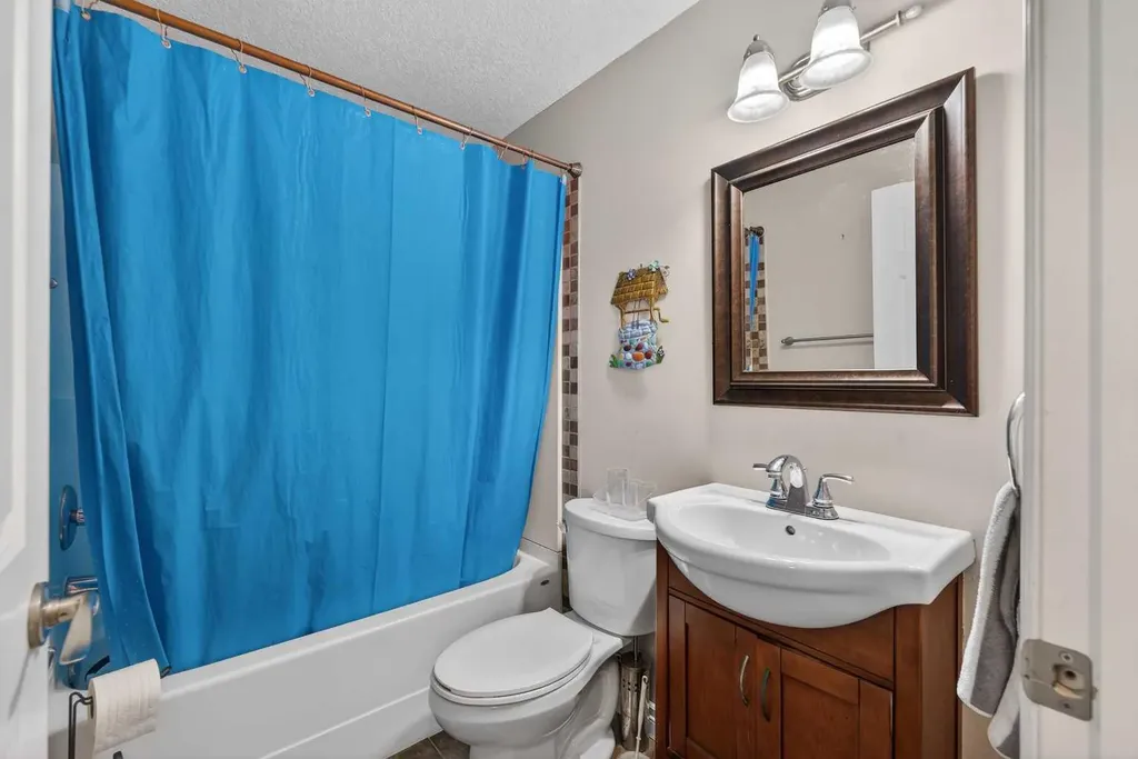 2407 Kingsland View SE Airdrie AB T4A0A5