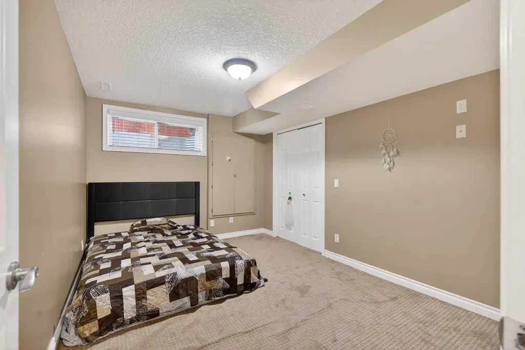 2407 Kingsland View SE Airdrie AB T4A0A5