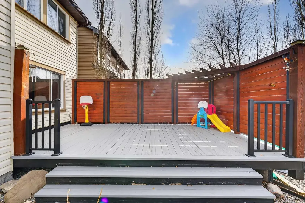 2407 Kingsland View SE Airdrie AB T4A0A5