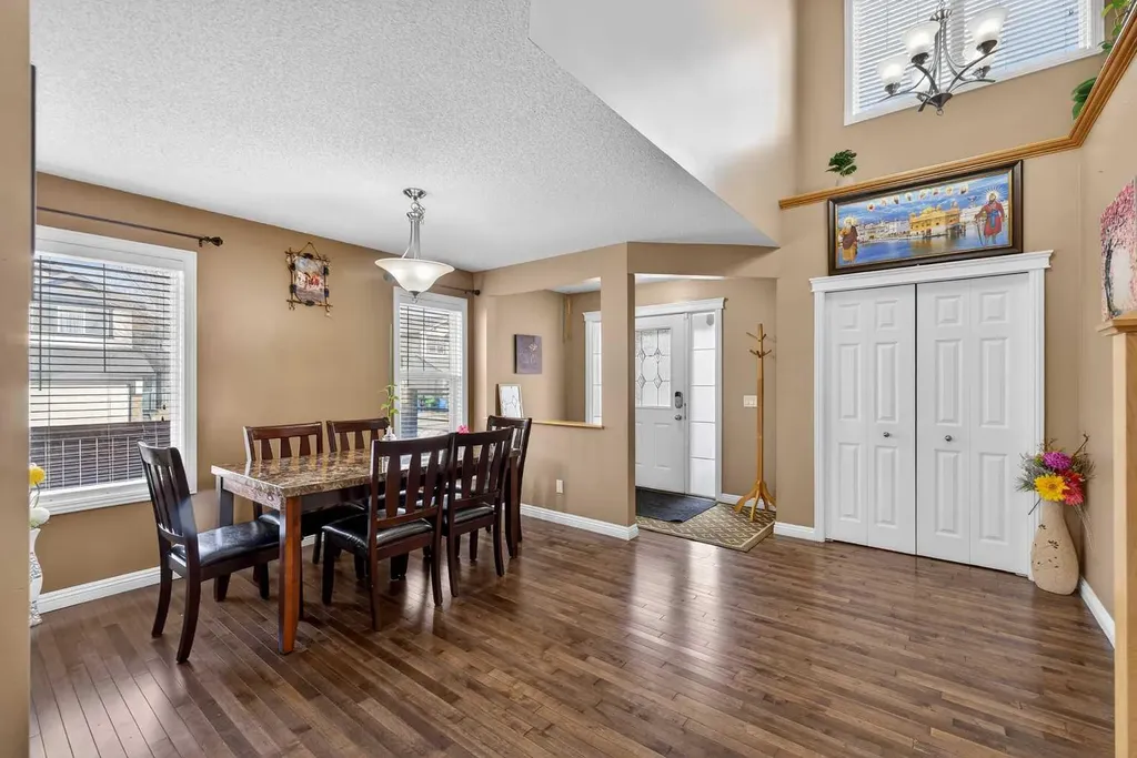 2407 Kingsland View SE Airdrie AB T4A0A5