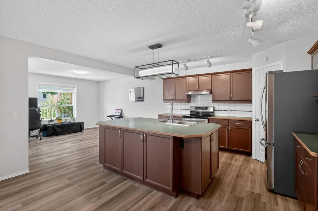 153 Mountain Park Drive SE Calgary AB T2Z 2J9