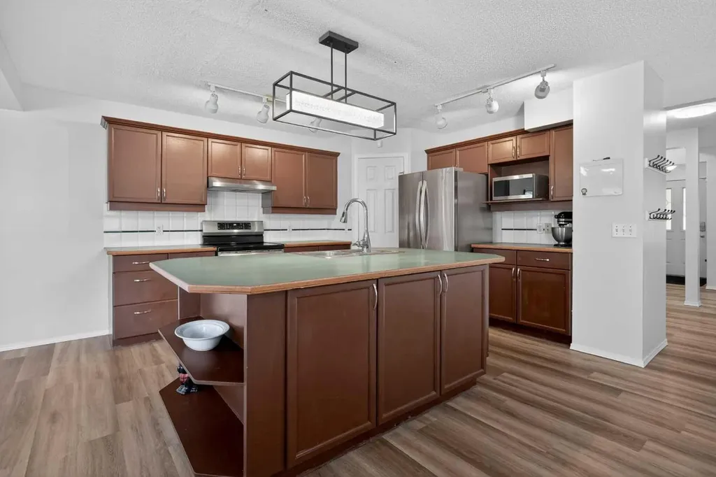 153 Mountain Park Drive SE Calgary AB T2Z 2J9
