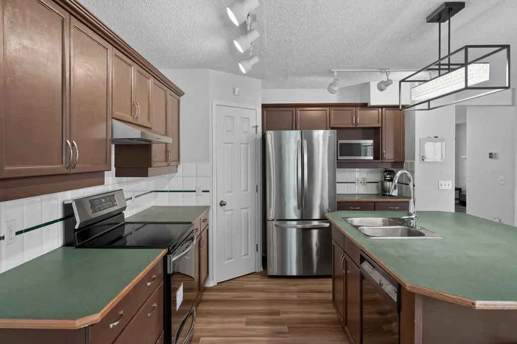 153 Mountain Park Drive SE Calgary AB T2Z 2J9