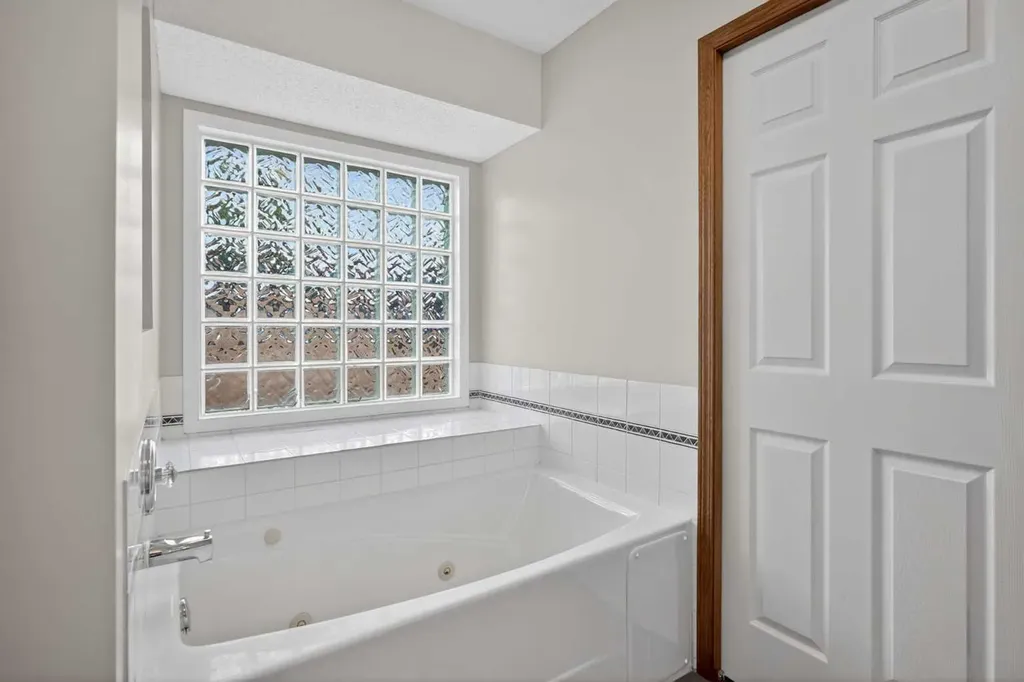 153 Mountain Park Drive SE Calgary AB T2Z 2J9