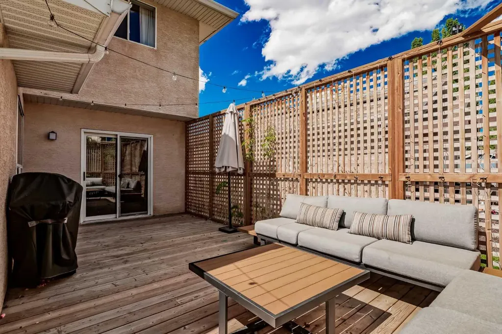 153 Mountain Park Drive SE Calgary AB T2Z 2J9