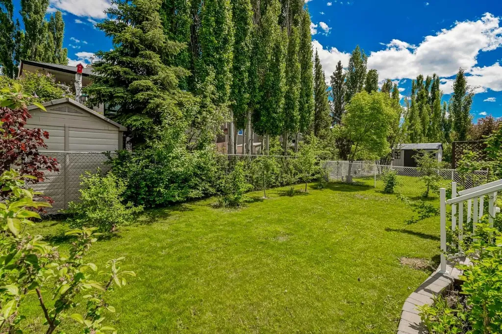 153 Mountain Park Drive SE Calgary AB T2Z 2J9