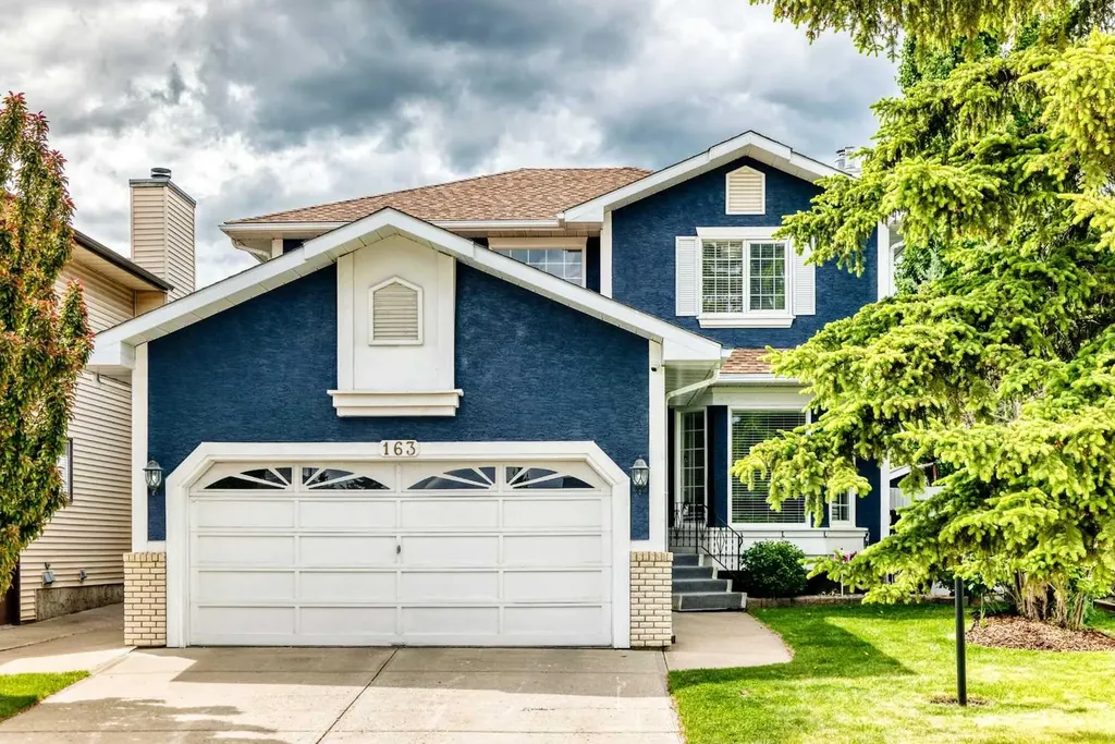 163 Shannon Circle SW Calgary AB T2Y 2L1