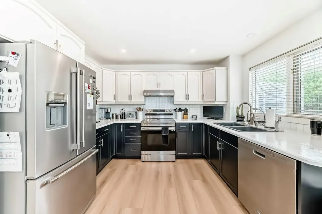 163 Shannon Circle SW Calgary AB T2Y 2L1