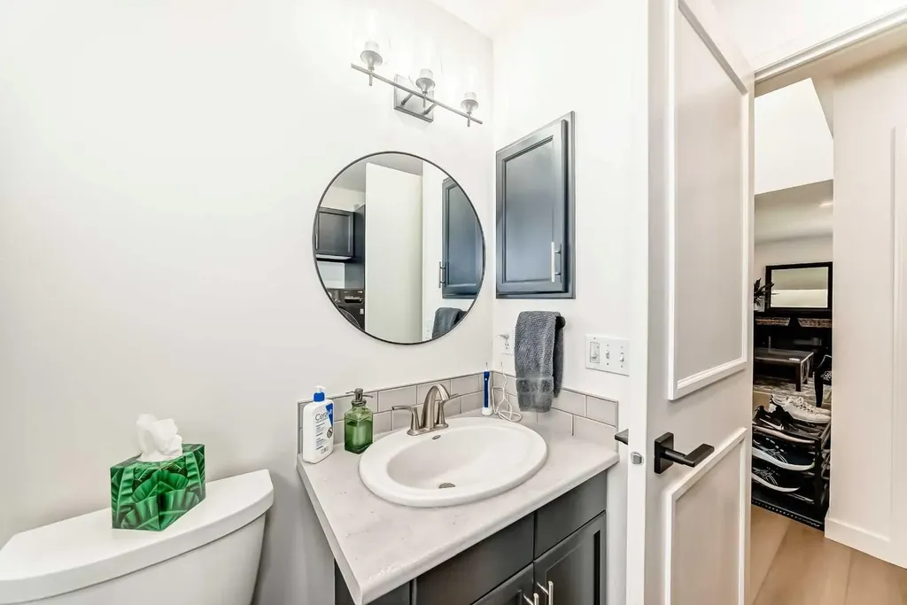 163 Shannon Circle SW Calgary AB T2Y 2L1