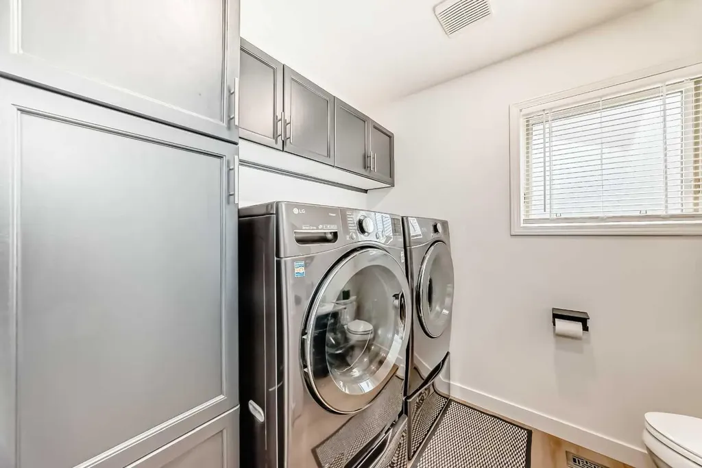 163 Shannon Circle SW Calgary AB T2Y 2L1