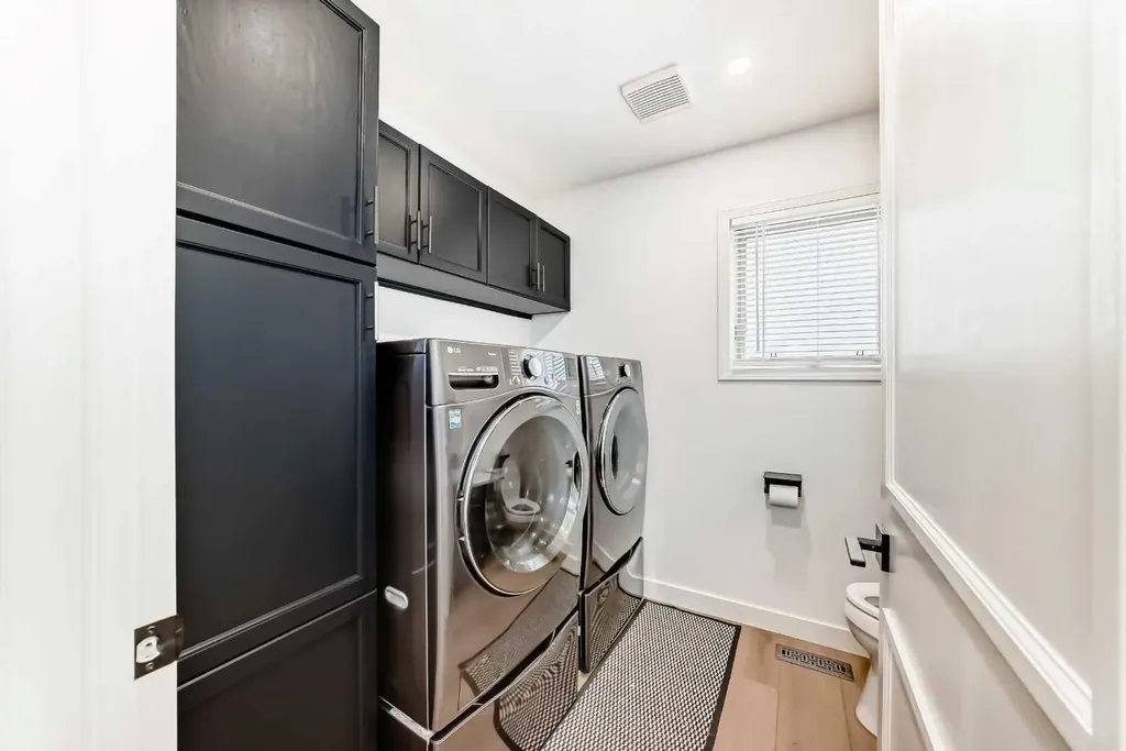 163 Shannon Circle SW Calgary AB T2Y 2L1