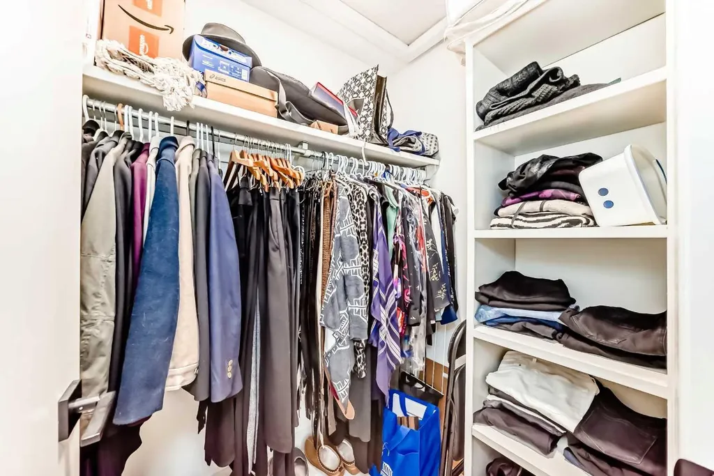 163 Shannon Circle SW Calgary AB T2Y 2L1